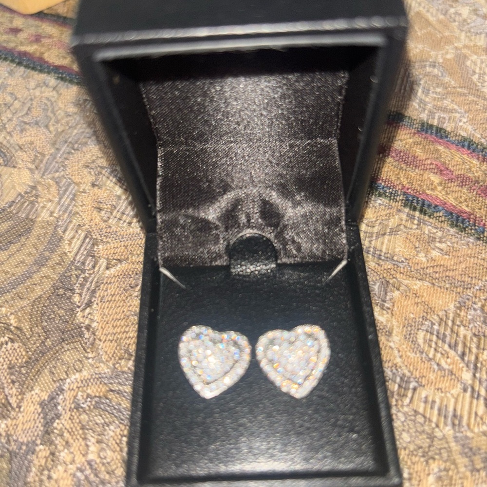 REAL Elegant Silver Heart Earrings